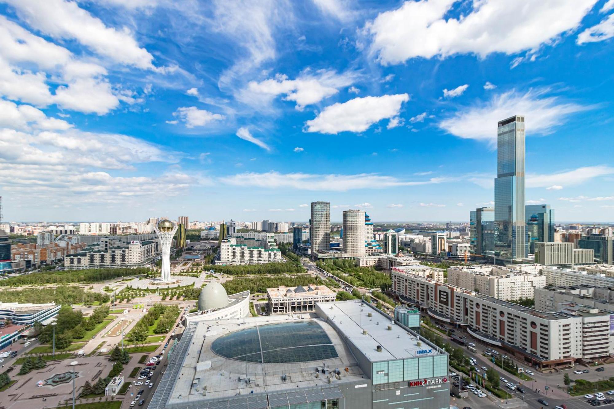 с видом на весь Nur-Sultan (Astana)